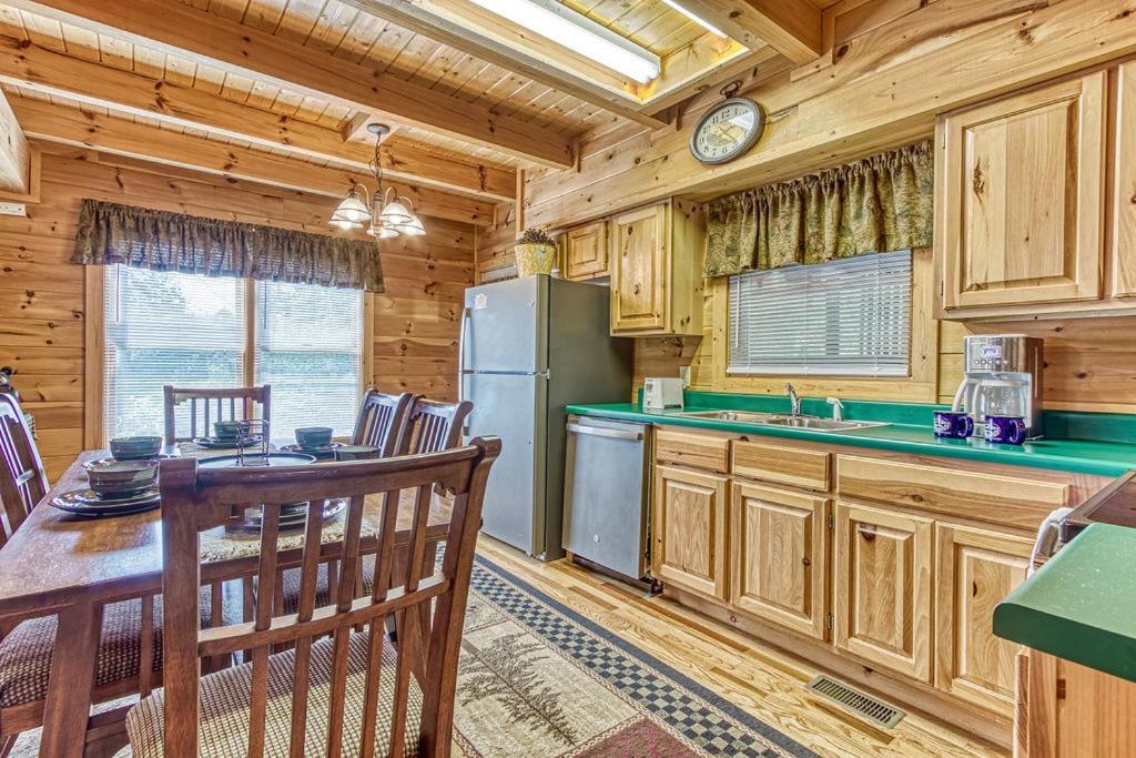 Smoky Mountain Gem Villa แกตลิงเบิร์ก ภายนอก รูปภาพ