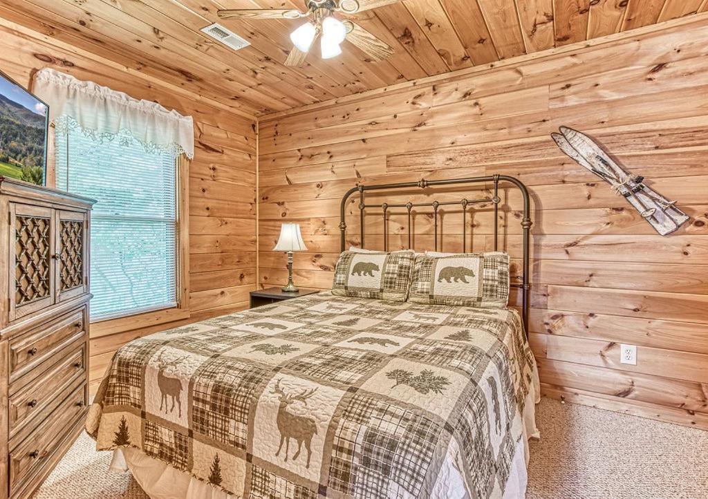 Smoky Mountain Gem Villa แกตลิงเบิร์ก ภายนอก รูปภาพ