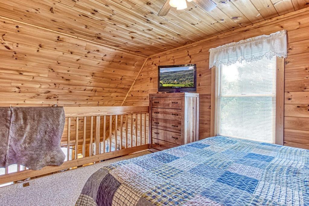 Smoky Mountain Gem Villa แกตลิงเบิร์ก ภายนอก รูปภาพ